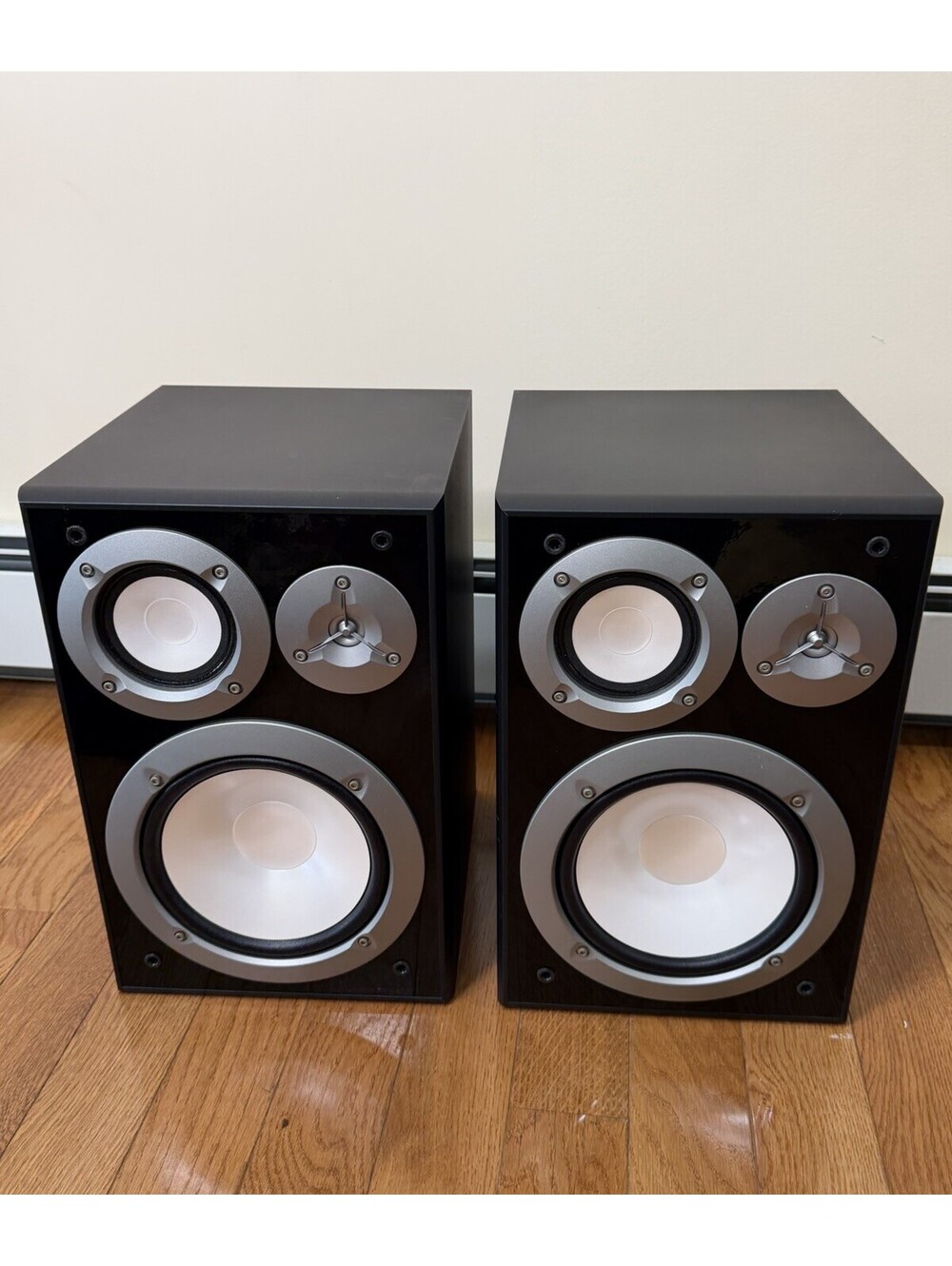Yamaha No. NS-6490 8 Ohms 70W/140W Bookshelf Stereo Speakers Vintage ( Tested)